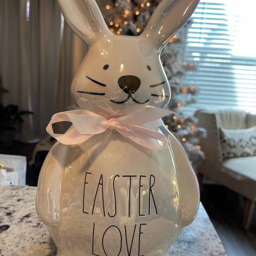 Rae Dunn “Easter Love” EXTREMELY RARE LIMITED EDITION / HTF rainbow luster